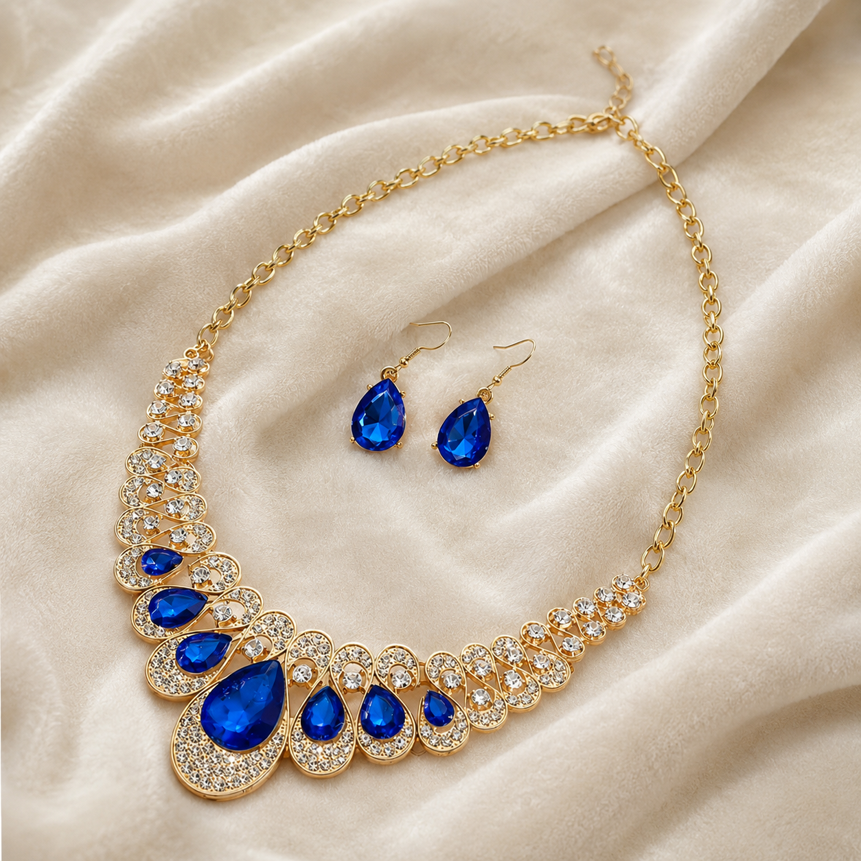 PARURE COLLIER ET BOUCLES D'OREILLES SAPHIR ROYAL