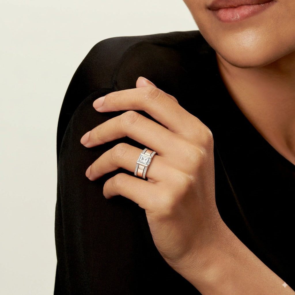BAGUE EN ARGENT À PIERRE RECTANGULAIRE AVEC RANGÉES DE ZIRCONIUMS