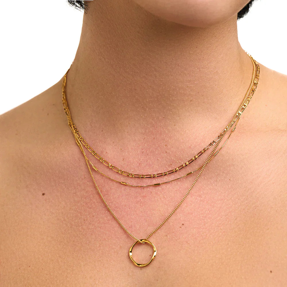 ENSEMBLE DE COLLIERS SUPERPOSÉS EN OR