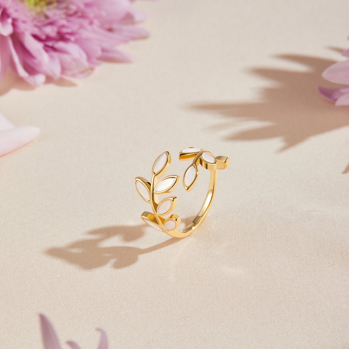 BAGUE FEUILLES EN OR